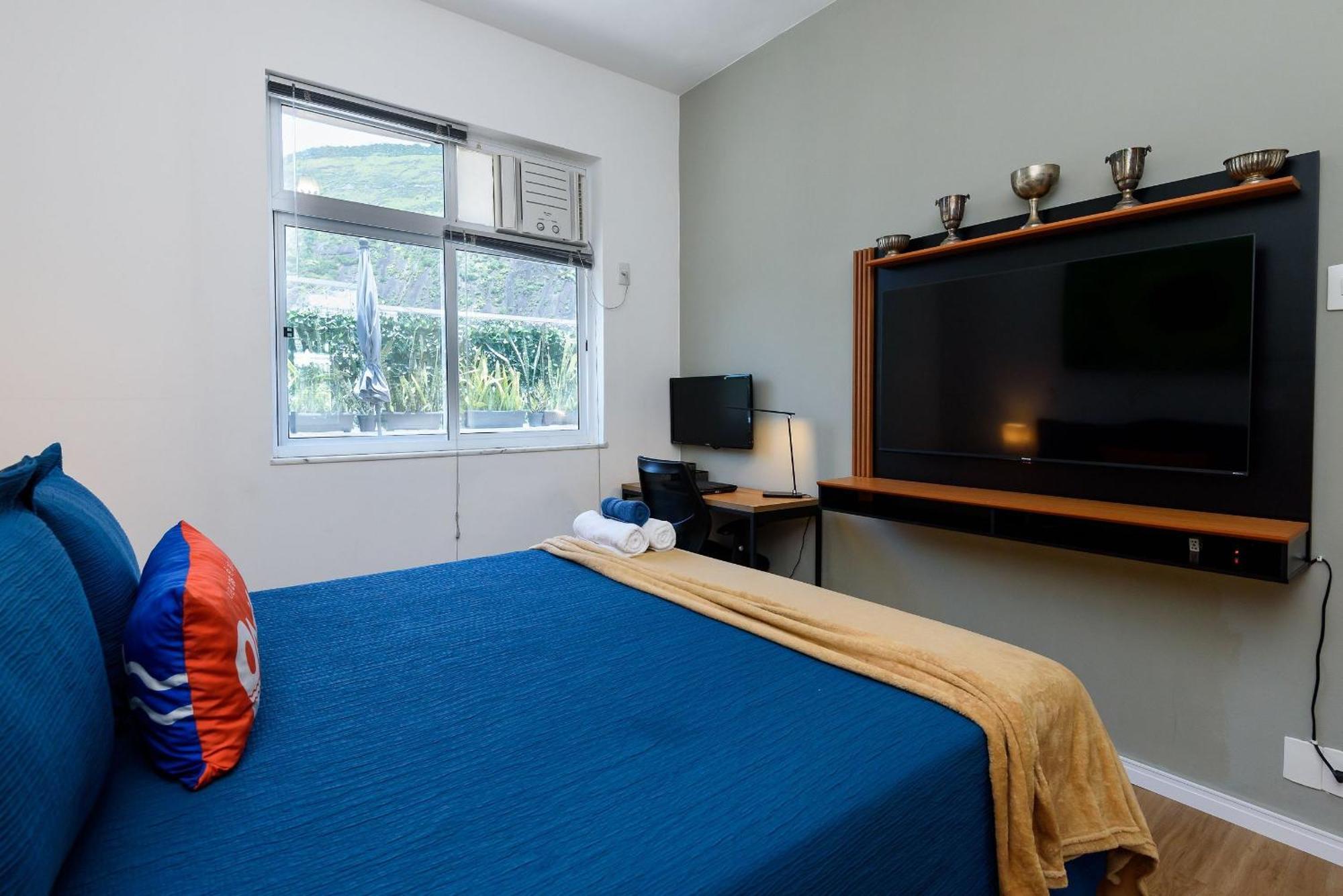 Apartamento Cobertura C/ Varanda A 300m Da | Lm 82/c01