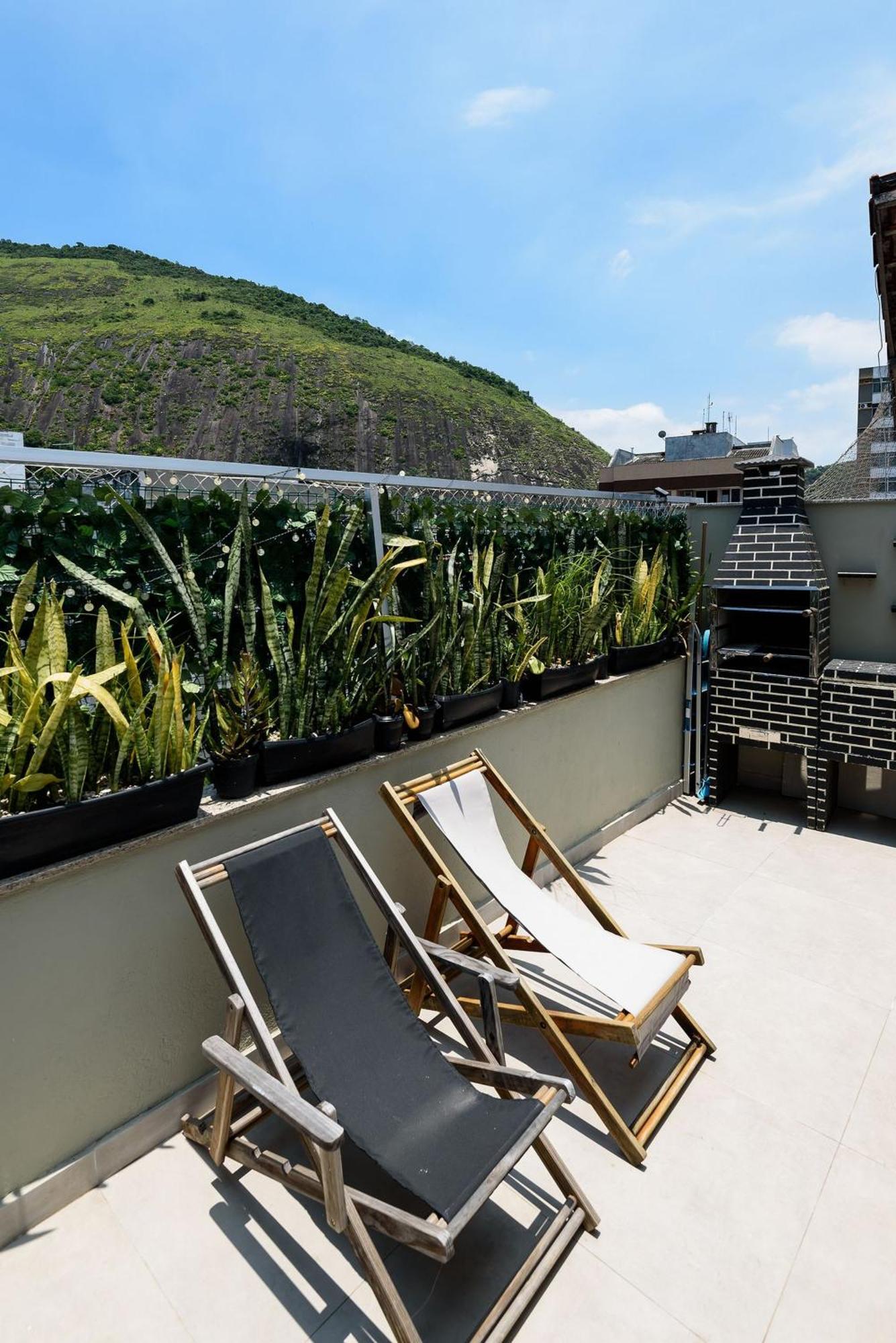 Cobertura C/ Varanda A 300m Da | Lm 82/c01 Apartamento *
