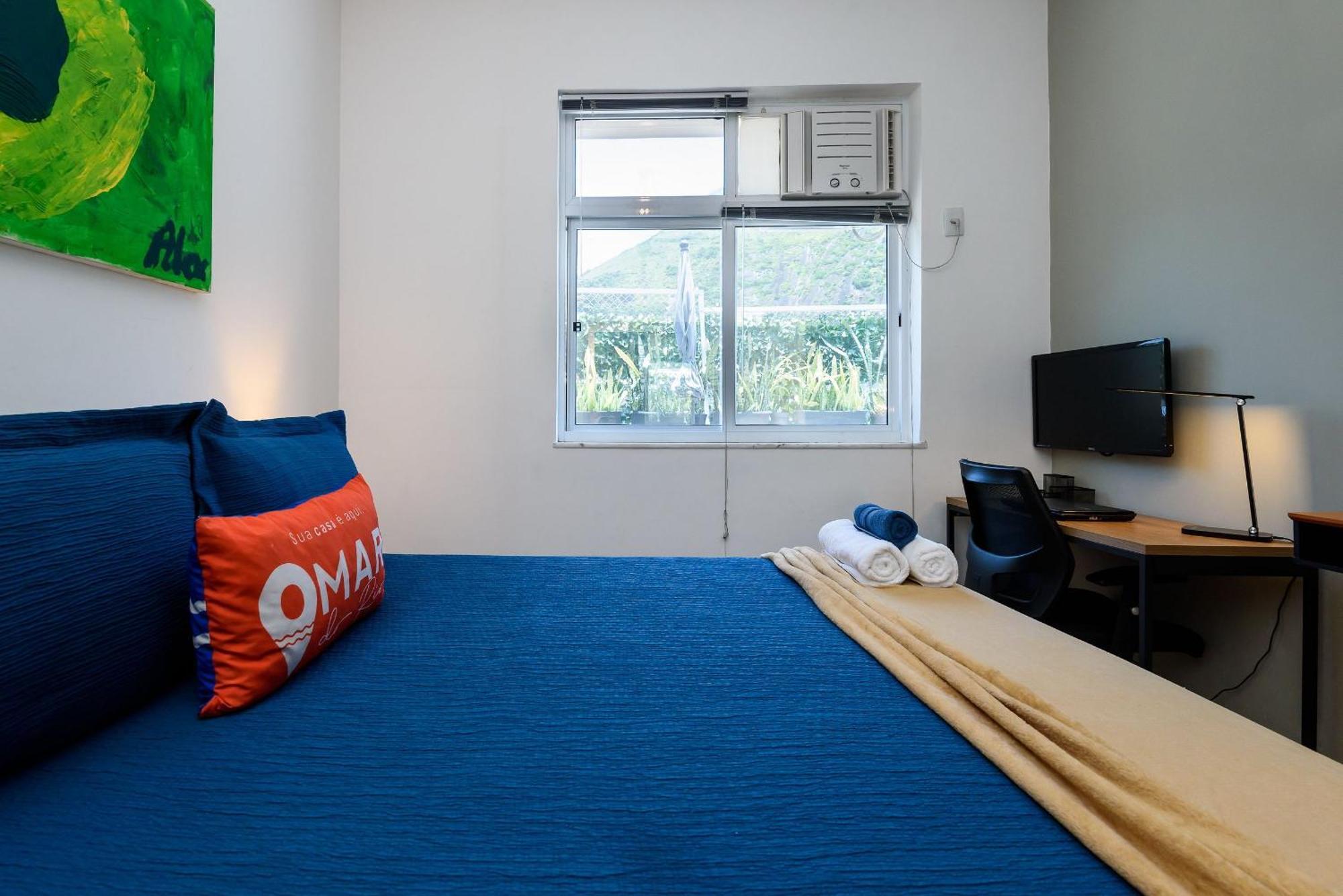 Apartamento Cobertura C/ Varanda A 300m Da | Lm 82/c01 *