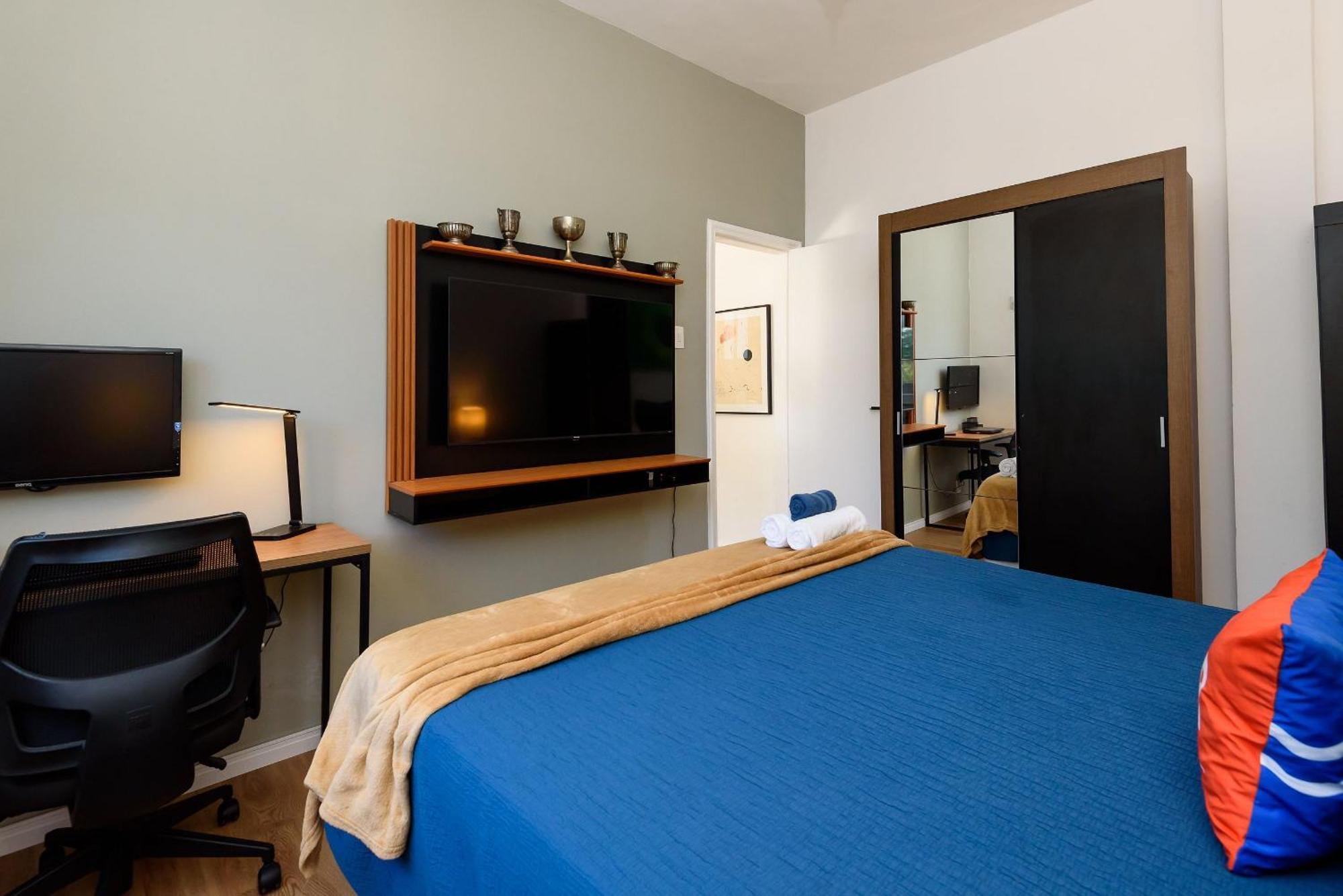 Apartamento Cobertura C/ Varanda A 300m Da | Lm 82/c01 *