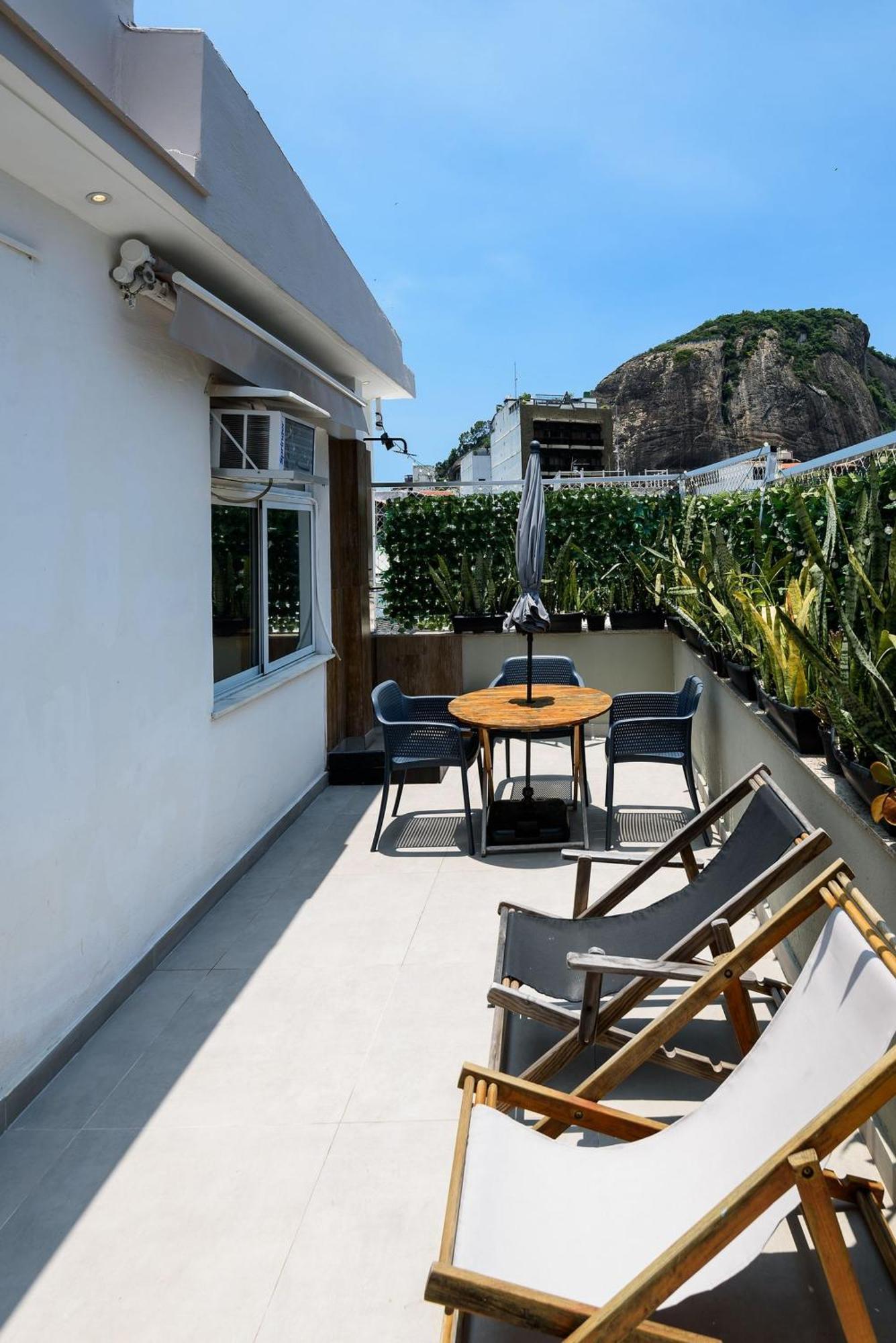 Apartamento Cobertura C/ Varanda A 300m Da | Lm 82/c01