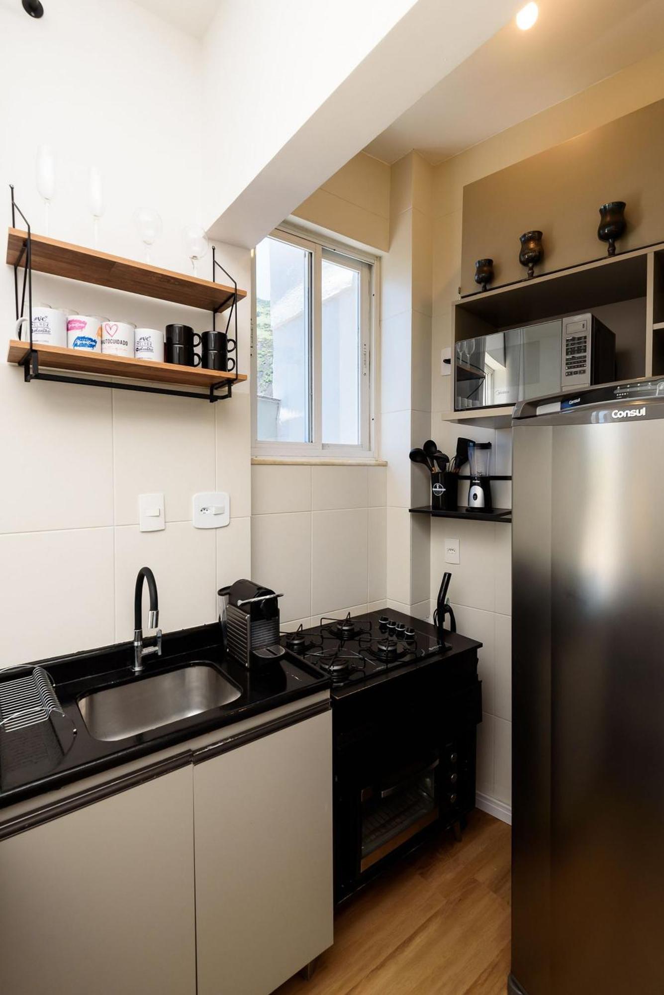 Cobertura C/ Varanda A 300m Da | Lm 82/c01 Apartamento *