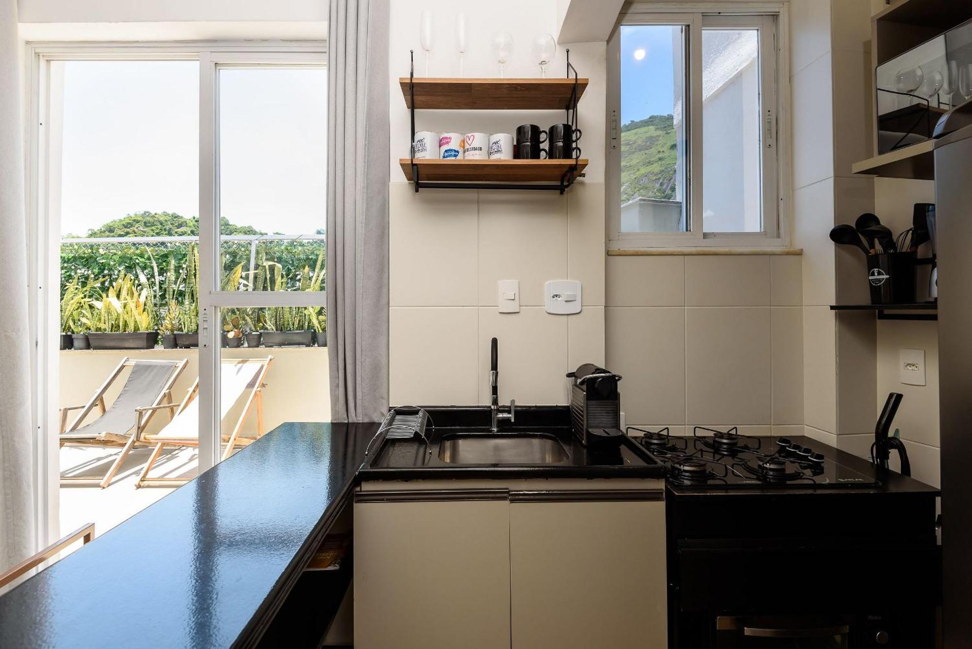 Apartamento Cobertura C/ Varanda A 300m Da | Lm 82/c01 *