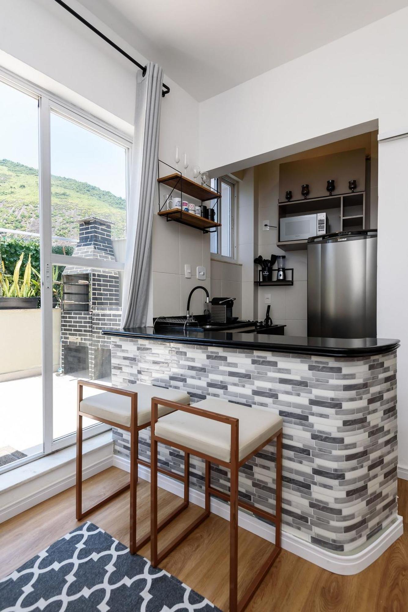 Apartamento Cobertura C/ Varanda A 300m Da | Lm 82/c01 *